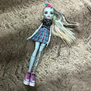 Mattel Monster High Fashion Doll Frankie Stein G3-Reboot Dressed Original Outfit